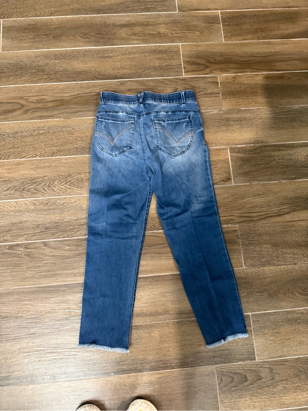 Democracy Cropped Ankle Jeans in Blue Wash - Picture 3 of 3